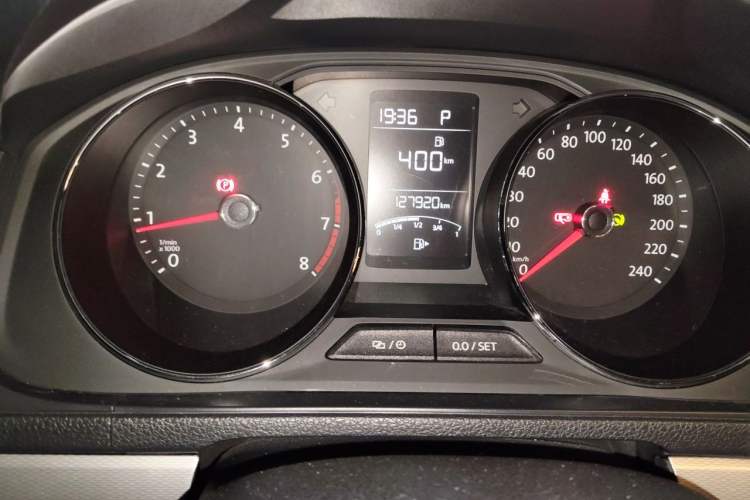 Used Volkswagen Gran Lavida 2015 1.6L Automatic Comfort Edition Instrument Cluster
