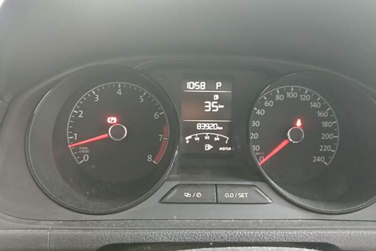 Used Volkswagen Gran Lavida 2015 1.6L Automatic Fashion Edition Instrument Cluster