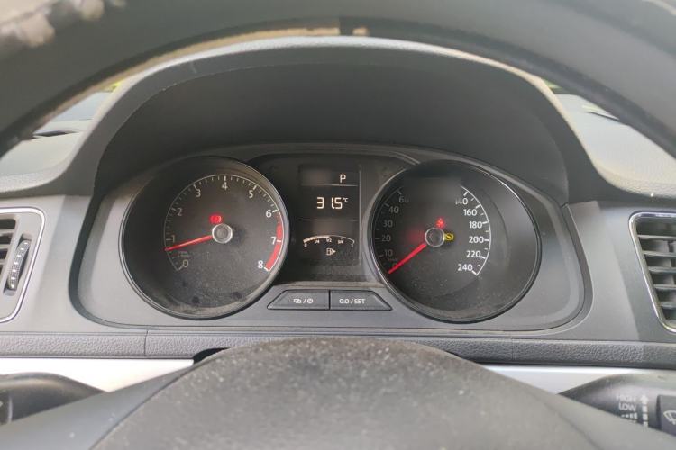 Used Volkswagen Gran Lavida 2015 1.6L Automatic Fashion Edition Instrument Cluster