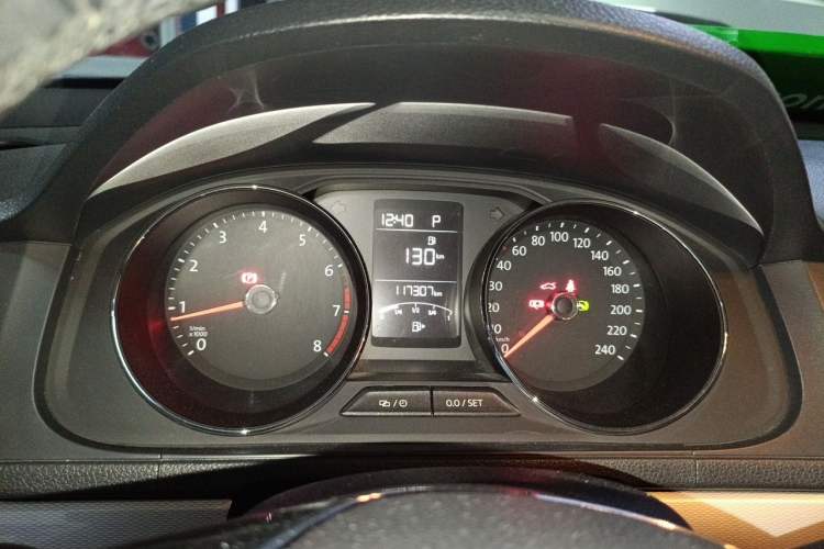 Used Volkswagen Gran Lavida 2015 1.6L Automatic Comfort Edition Instrument Cluster