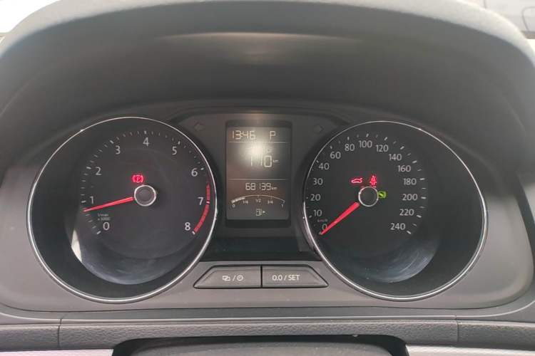Used Volkswagen Gran Lavida 2015 1.6L Automatic Comfort Edition Instrument Cluster