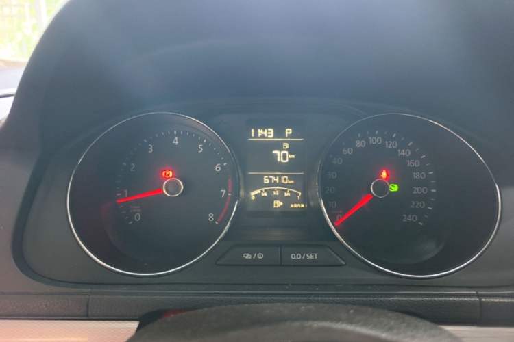 Used Volkswagen Gran Lavida 2015 1.6L Automatic Comfort Edition Instrument Cluster