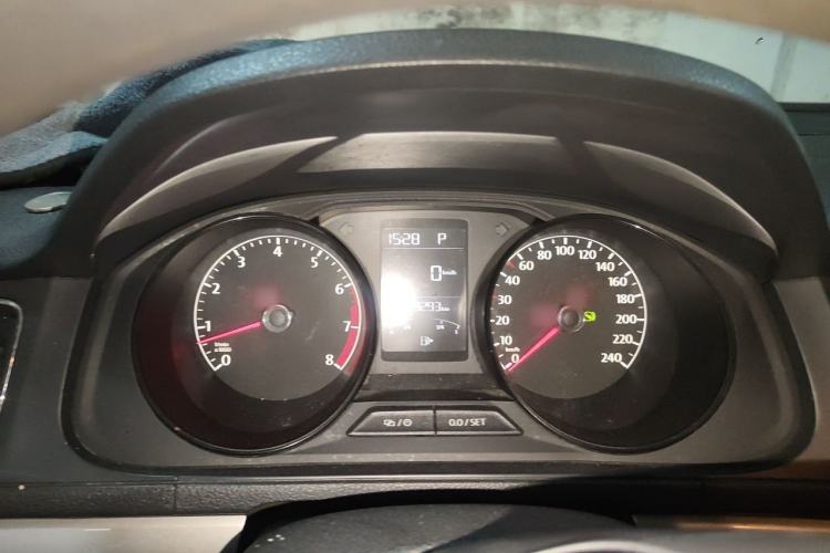 Used Volkswagen Gran Lavida 2015 1.6L Automatic Fashion Edition Instrument Cluster