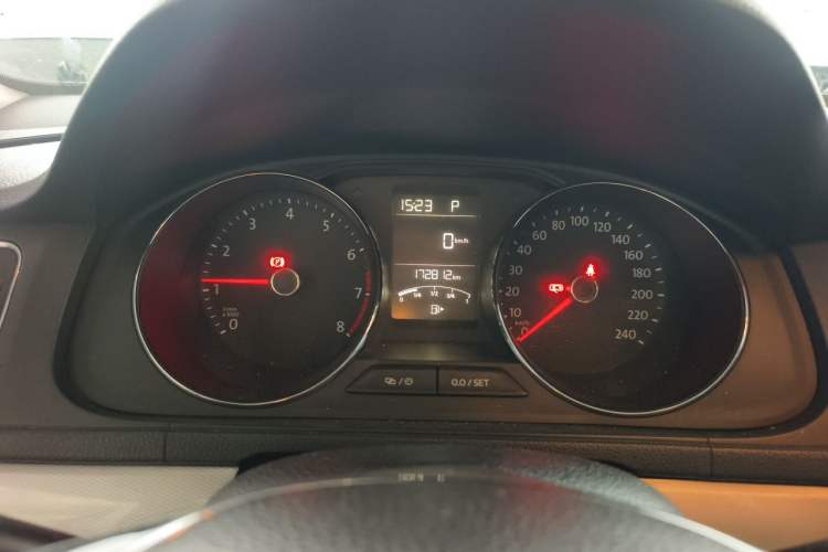 Used Volkswagen Gran Lavida 2015 1.6L Automatic Comfort Edition Instrument Cluster