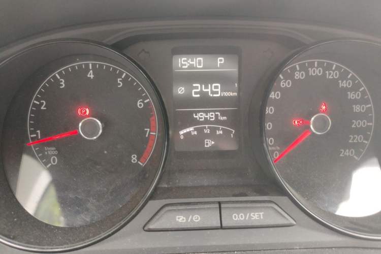 Used Volkswagen Gran Lavida 2015 1.6L Automatic Fashion Edition Instrument Cluster