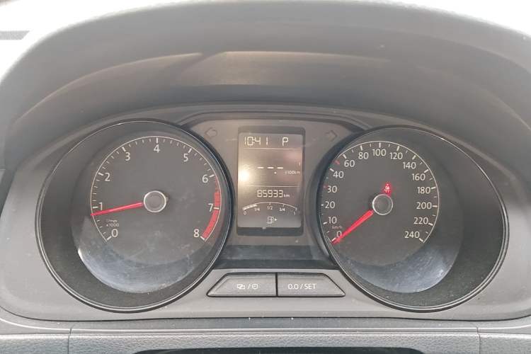 Used Volkswagen Gran Lavida 2015 1.6L Automatic Fashion Edition Instrument Cluster