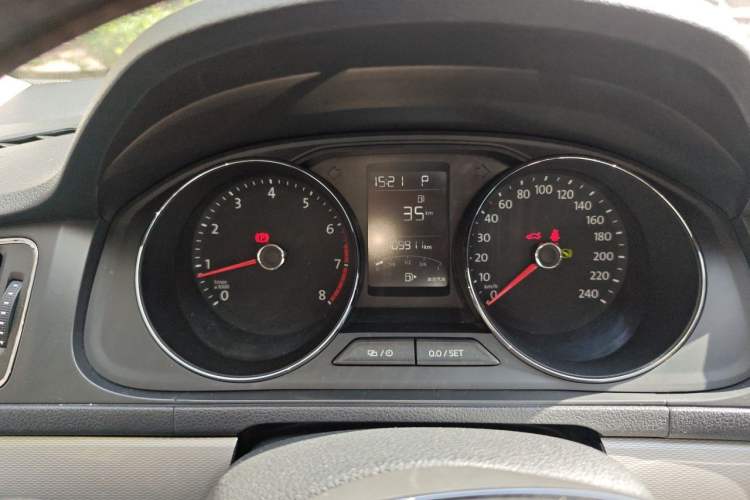 Used Volkswagen Gran Lavida 2015 1.6L Automatic Comfort Edition Instrument Cluster