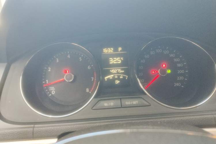Used Volkswagen Gran Lavida 2015 1.6L Automatic Comfort Edition Instrument Cluster