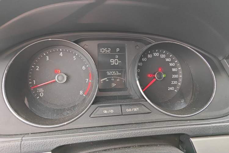 Used Volkswagen Gran Lavida 2015 1.6L Automatic Comfort Edition Instrument Cluster