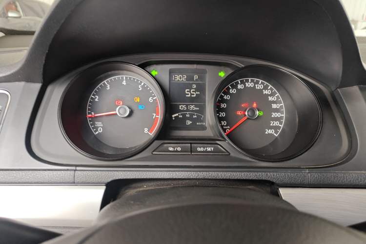 Used Volkswagen Gran Lavida 2015 1.6L Automatic Fashion Edition Instrument Cluster