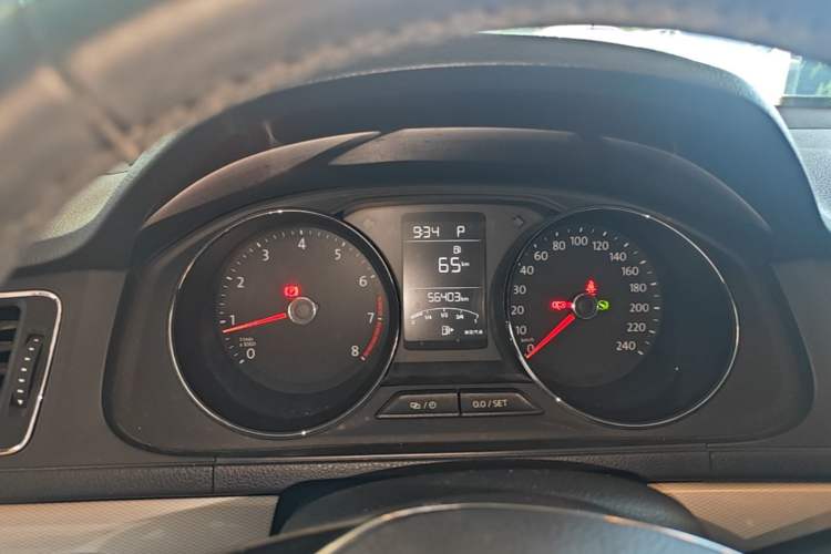 Used Volkswagen Gran Lavida 2015 1.6L Automatic Comfort Edition Instrument Cluster