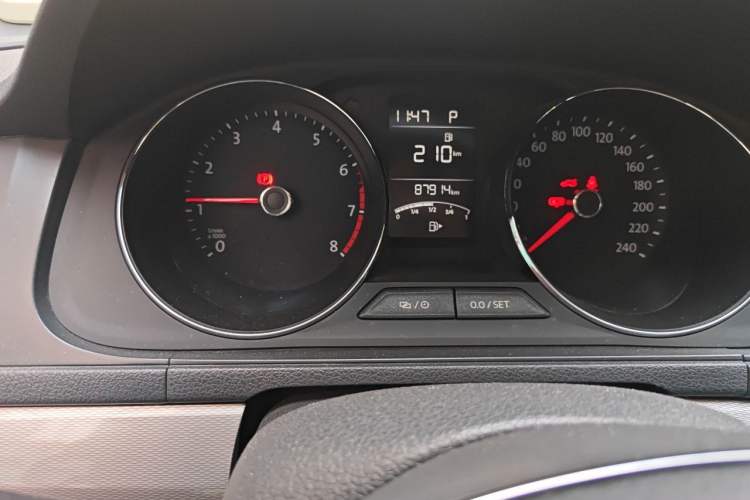 Used Volkswagen Gran Lavida 2015 1.6L Automatic Comfort Edition Instrument Cluster