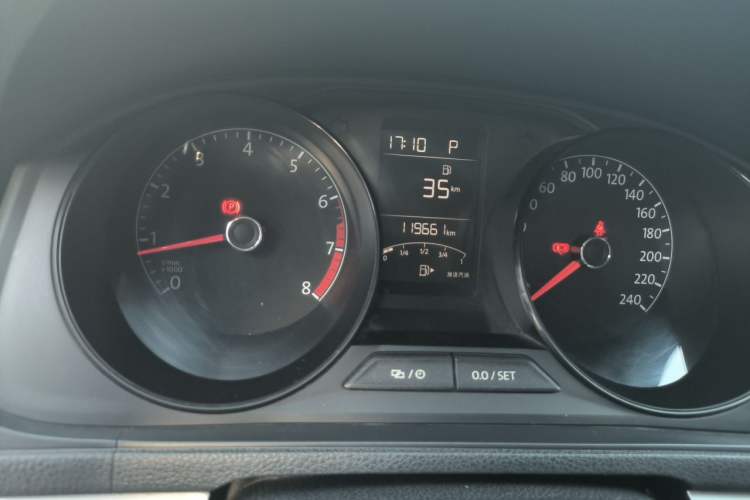 Used Volkswagen Gran Lavida 2015 1.6L Automatic Fashion Edition Instrument Cluster