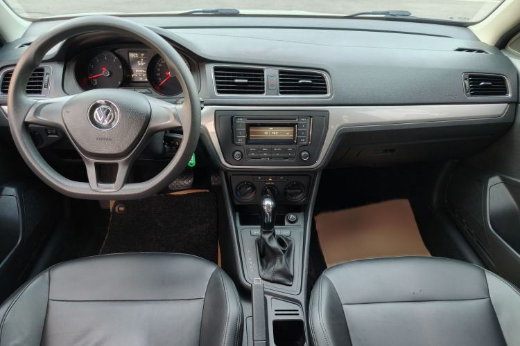 Used Volkswagen Gran Lavida 2015 1.6L Automatic Fashion Edition Interior 1