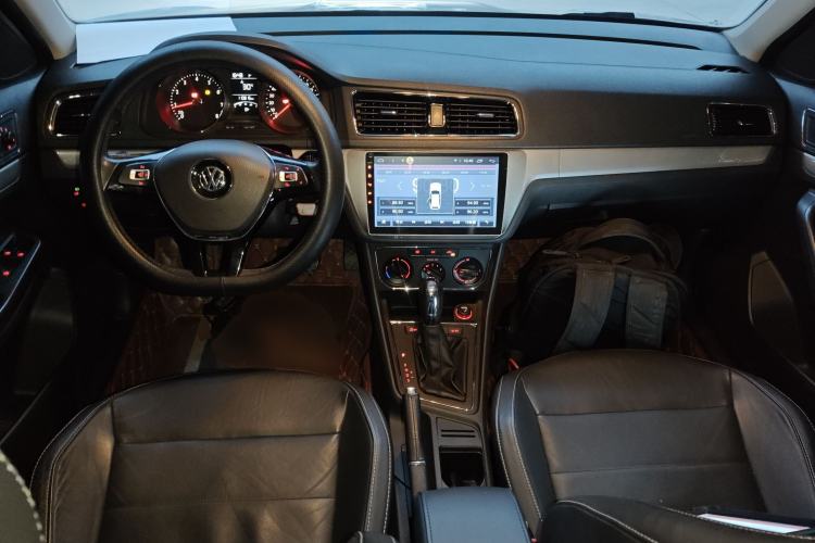 Used Volkswagen Gran Lavida 2015 230TSI DSG Comfort Edition Interior 2
