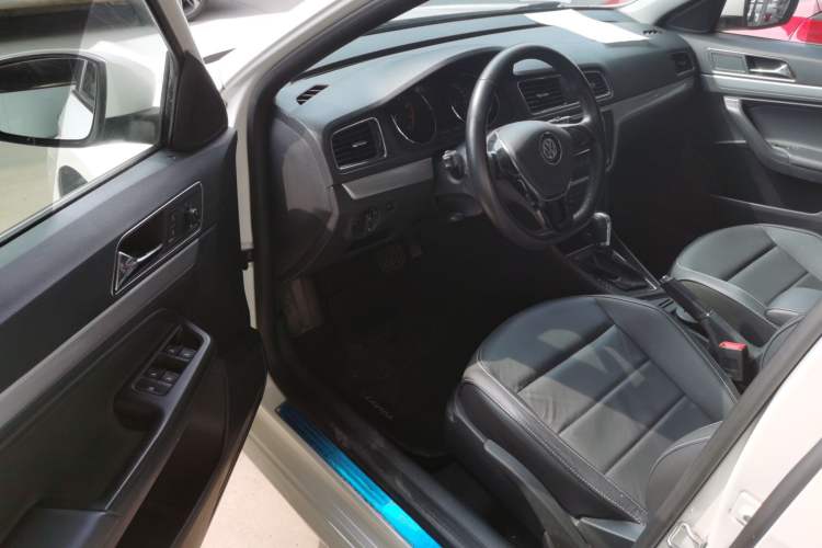 Used Volkswagen Gran Lavida 2015 230TSI DSG Comfort Edition Interior 2