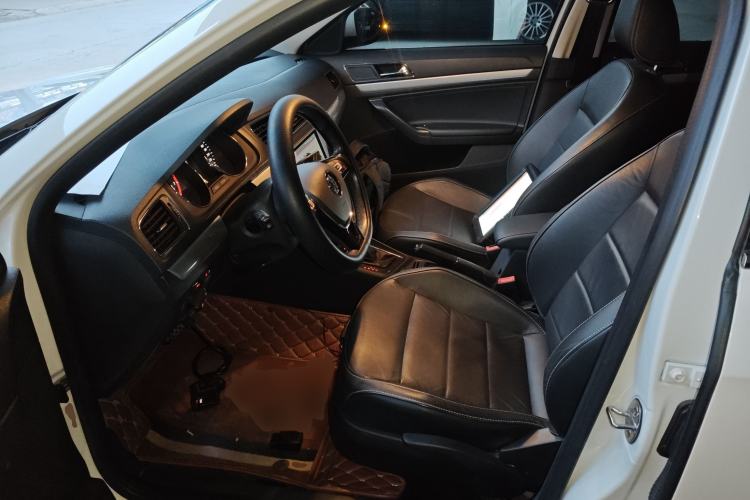 Used Volkswagen Gran Lavida 2015 230TSI DSG Comfort Edition Interior 3