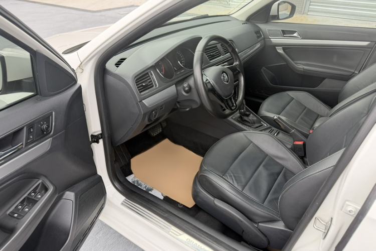 Used Volkswagen Gran Lavida 2015 230TSI DSG Comfort Edition Interior 6
