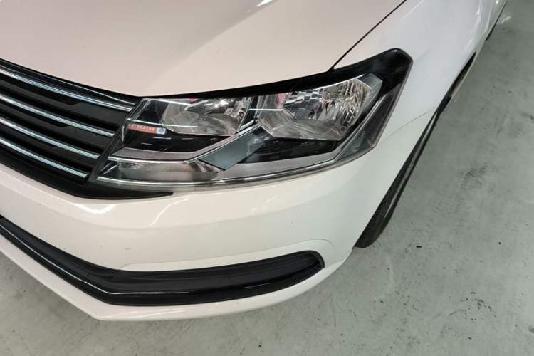 Used Volkswagen Gran Lavida 2015 1.6L Automatic Fashion Edition Left Front Headlight