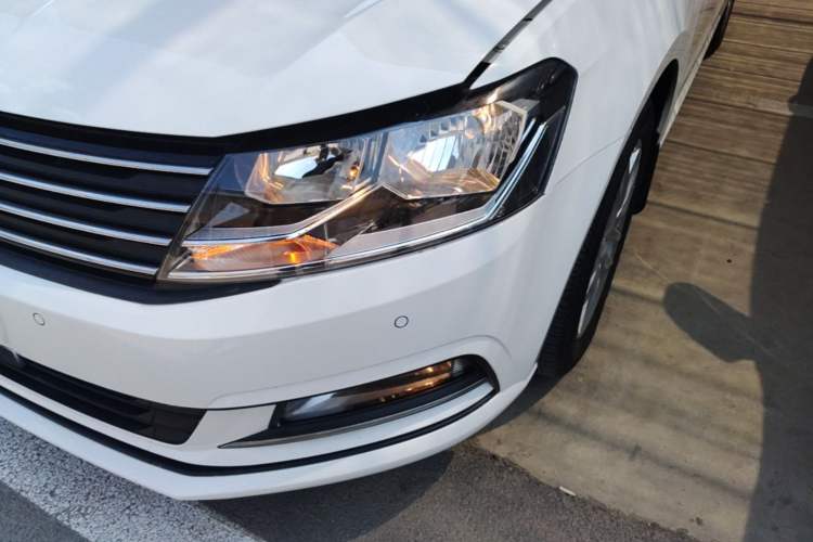 Used Volkswagen Gran Lavida 2015 1.6L Automatic Comfort Edition Left Front Headlight
