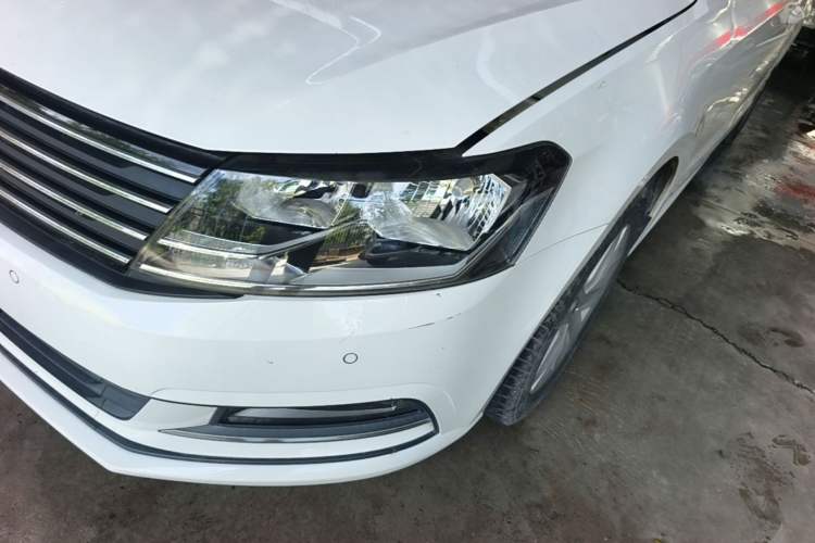 Used Volkswagen Gran Lavida 2015 1.6L Automatic Comfort Edition Left Front Headlight