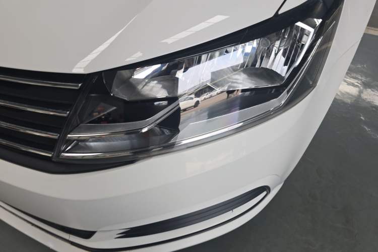Used Volkswagen Gran Lavida 2015 1.6L Automatic Fashion Edition Left Front Headlight