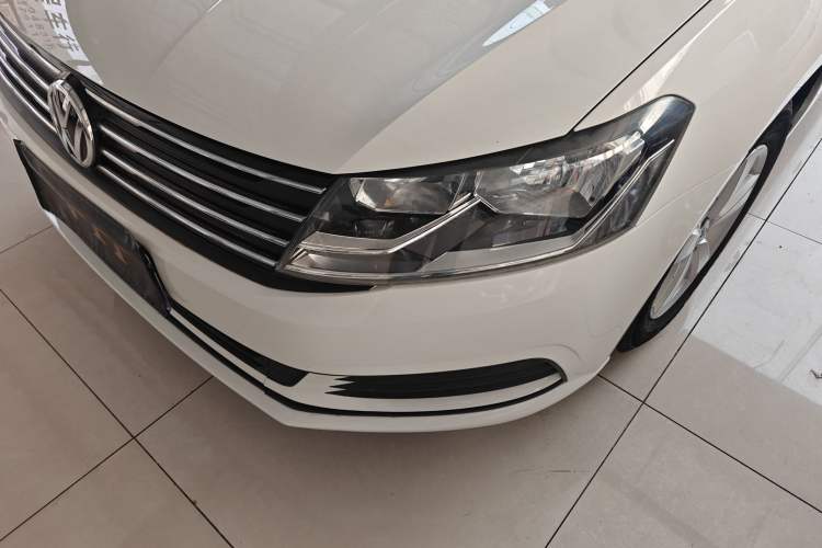 Used Volkswagen Gran Lavida 2015 1.6L Automatic Fashion Edition Left Front Headlight