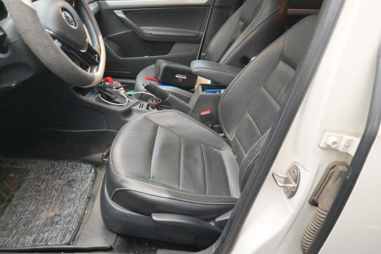 Used Volkswagen Gran Lavida 2015 1.6L Automatic Comfort Edition Left Front Seat