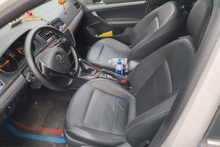 Used Volkswagen Gran Lavida 2015 1.6L Automatic Comfort Edition Left Front Seat