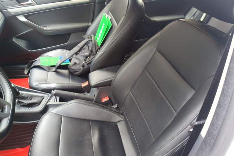 Used Volkswagen Gran Lavida 2015 1.6L Automatic Fashion Edition Left Front Seat