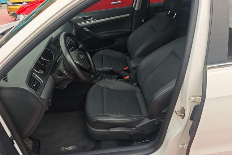 Used Volkswagen Gran Lavida 2015 1.6L Automatic Comfort Edition Left Front Seat