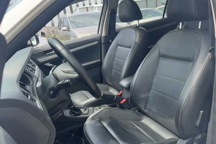 Used Volkswagen Gran Lavida 2015 1.6L Automatic Comfort Edition Left Front Seat