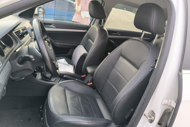 Used Volkswagen Gran Lavida 2015 1.6L Automatic Comfort Edition Left Front Seat
