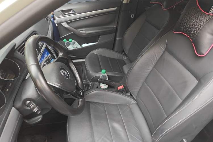 Used Volkswagen Gran Lavida 2015 1.6L Automatic Comfort Edition Left Front Seat