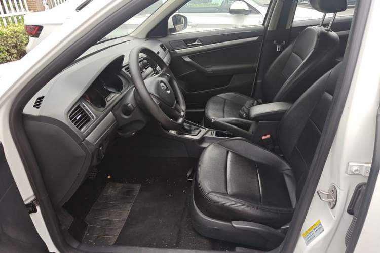 Used Volkswagen Gran Lavida 2015 1.6L Automatic Fashion Edition Left Front Seat