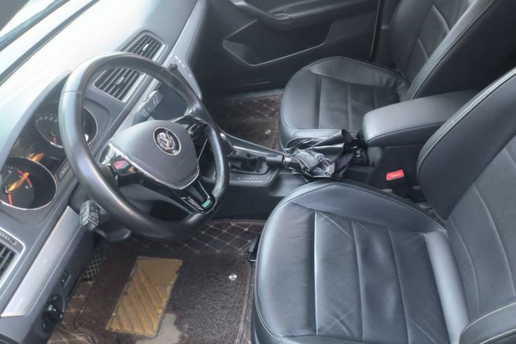 Used Volkswagen Gran Lavida 2015 1.6L Automatic Comfort Edition Left Front Seat