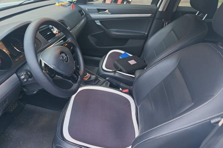 Used Volkswagen Gran Lavida 2015 1.6L Automatic Comfort Edition Left Front Seat