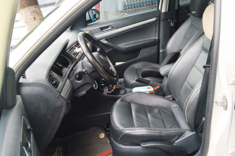 Used Volkswagen Gran Lavida 2015 1.6L Automatic Comfort Edition Left Front Seat