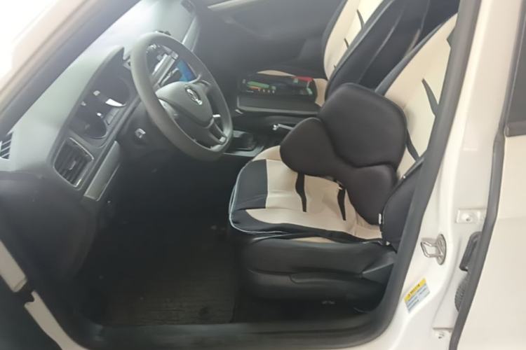 Used Volkswagen Gran Lavida 2015 1.6L Automatic Fashion Edition Left Front Seat