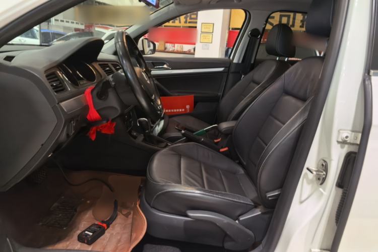 Used Volkswagen Gran Lavida 2015 1.6L Automatic Comfort Edition Left Front Seat