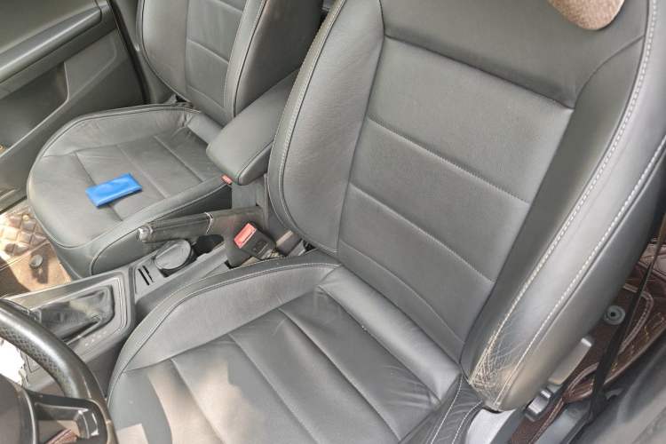 Used Volkswagen Gran Lavida 2015 1.6L Automatic Comfort Edition Left Front Seat
