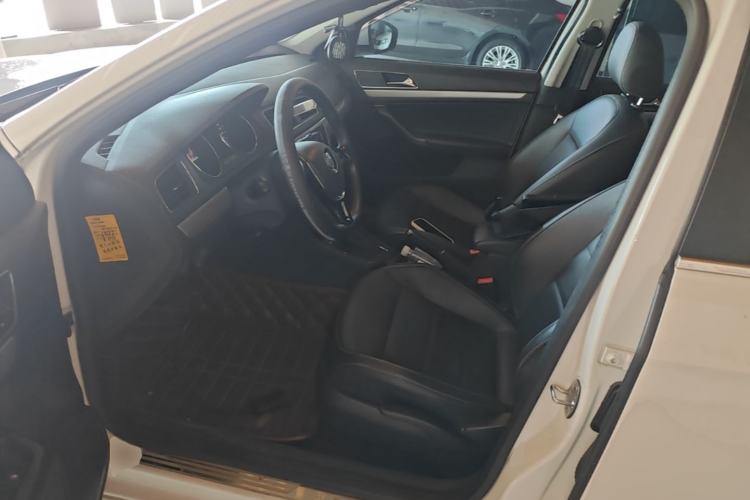 Used Volkswagen Gran Lavida 2015 1.6L Automatic Comfort Edition Left Front Seat