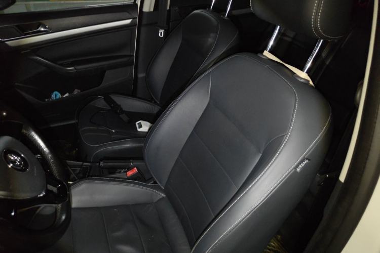 Used Volkswagen Gran Lavida 2015 1.6L Automatic Comfort Edition Left Front Seat