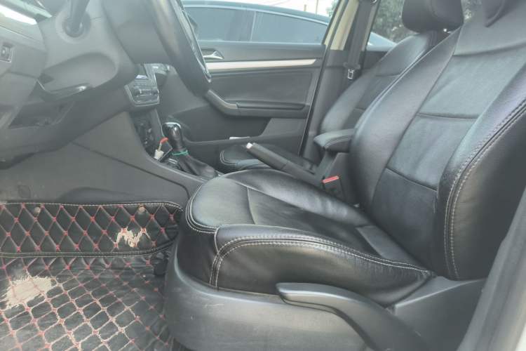 Used Volkswagen Gran Lavida 2015 1.6L Automatic Fashion Edition Left Front Seat