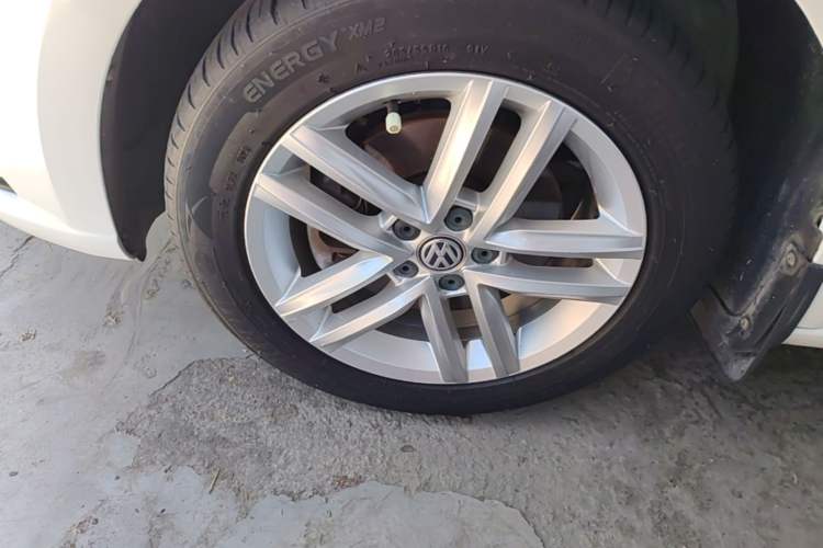 Used Volkswagen Gran Lavida 2015 230TSI DSG Comfort Edition Left Front Wheel Hub