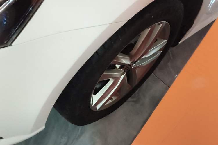 Used Volkswagen Gran Lavida 2015 230TSI DSG Comfort Edition Left Front Wheel Hub