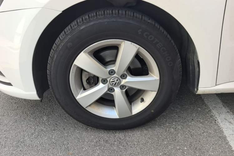 Used Volkswagen Gran Lavida 2015 1.6L Automatic Fashion Edition Left Front Wheel Hub