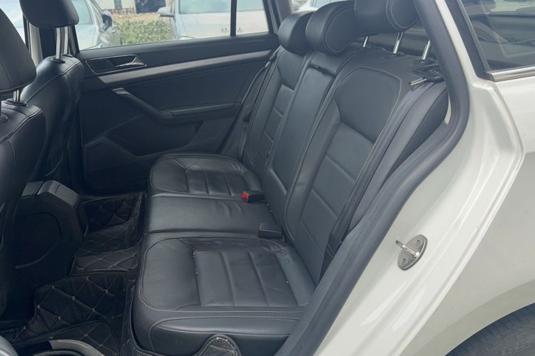 Used Volkswagen Gran Lavida 2015 1.6L Automatic Comfort Edition Left Rear Seat