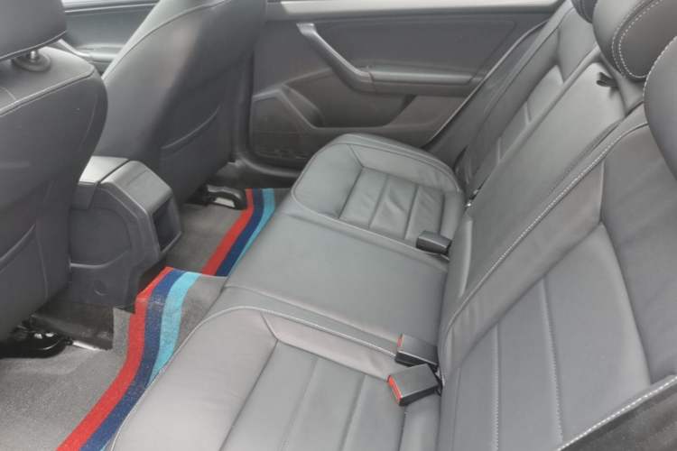 Used Volkswagen Gran Lavida 2015 1.6L Manual Comfort Edition Left Rear Seat