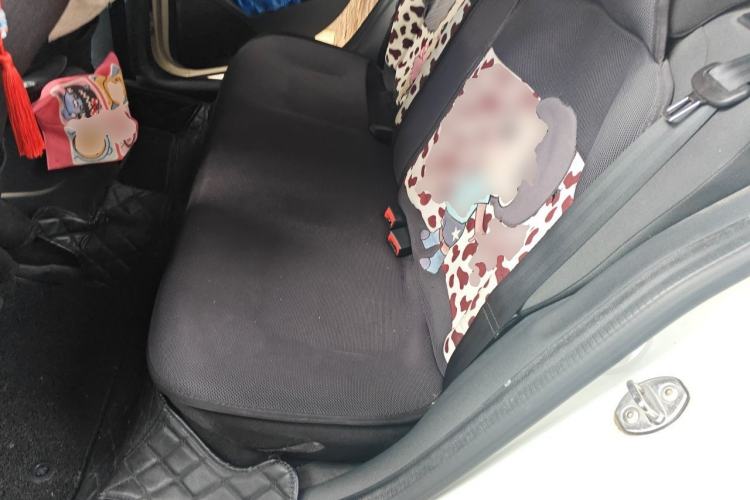 Used Volkswagen Gran Lavida 2015 1.6L Automatic Fashion Edition Left Rear Seat